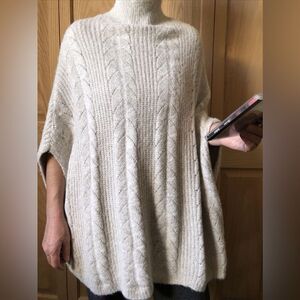 Anthropologie Akemi+Kin Sweater Poncho O/S